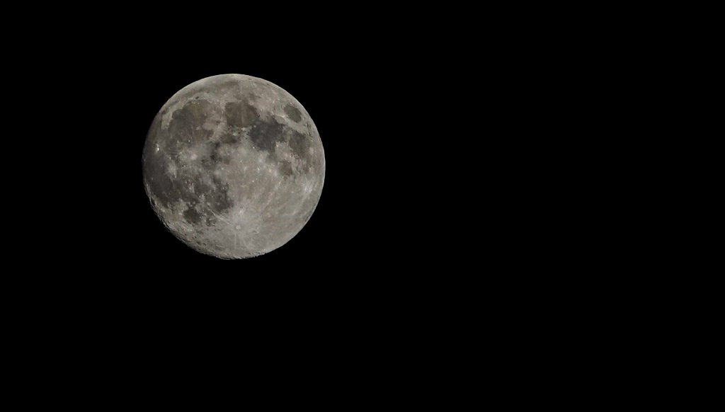 photo of the moon with black background