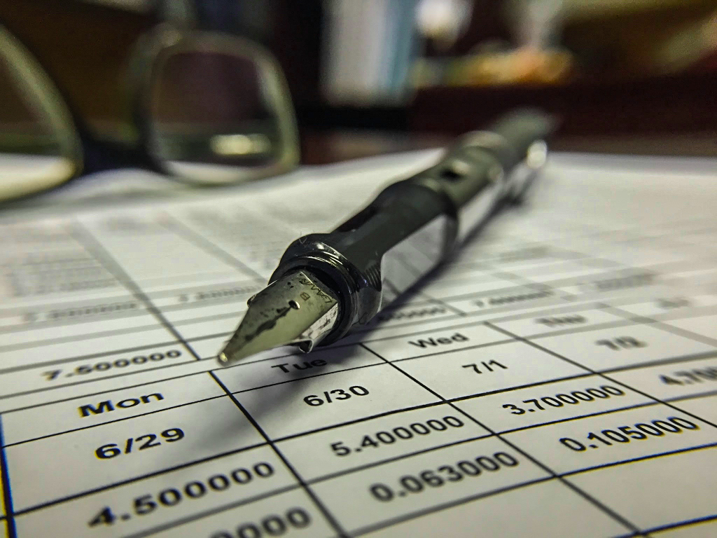  A fountain pen on a timesheet 